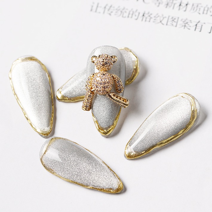 Charm Gấu Đá Cao Cấp Chuyển Động Đính Móng