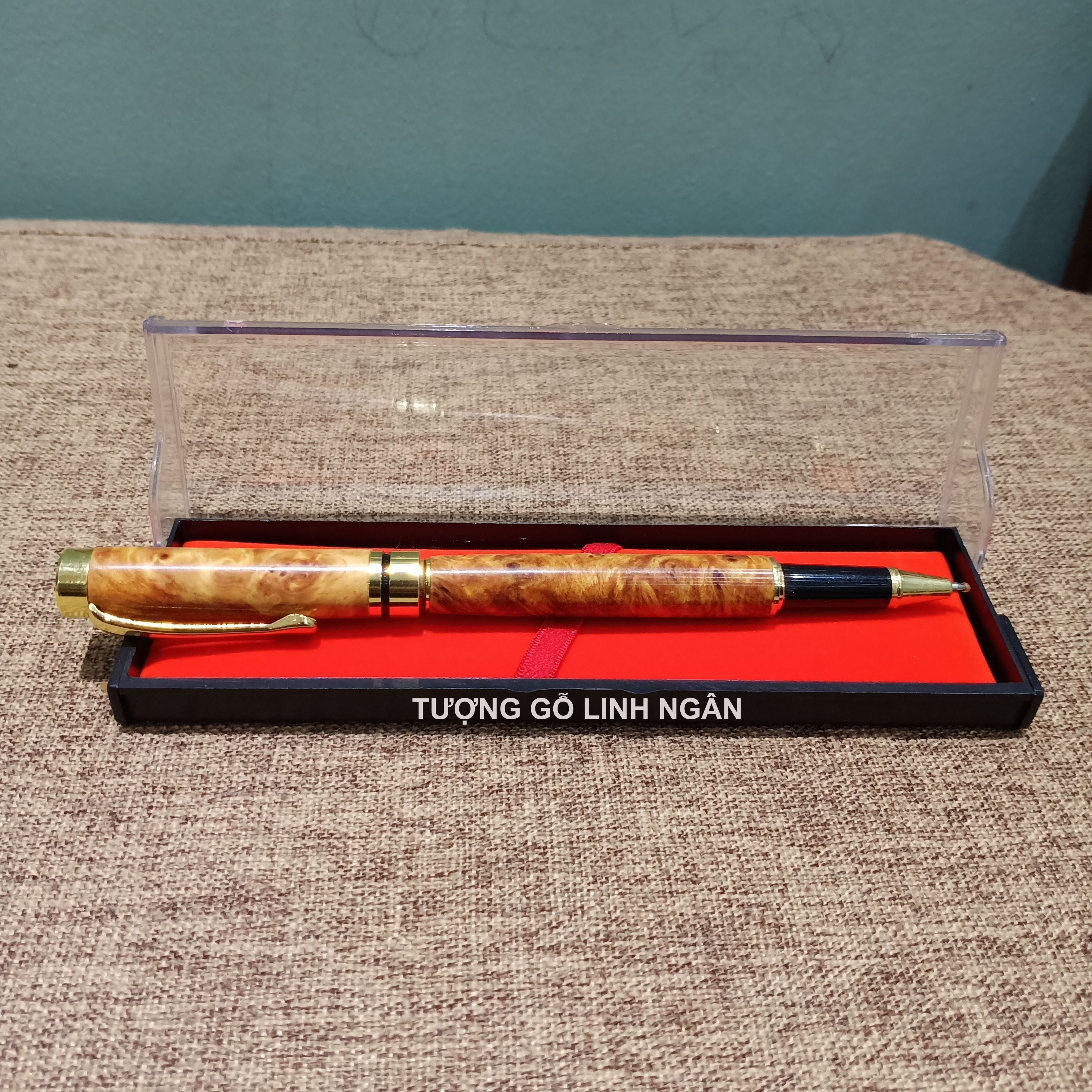 Bút bi ký vỏ gỗ Nu huyết long