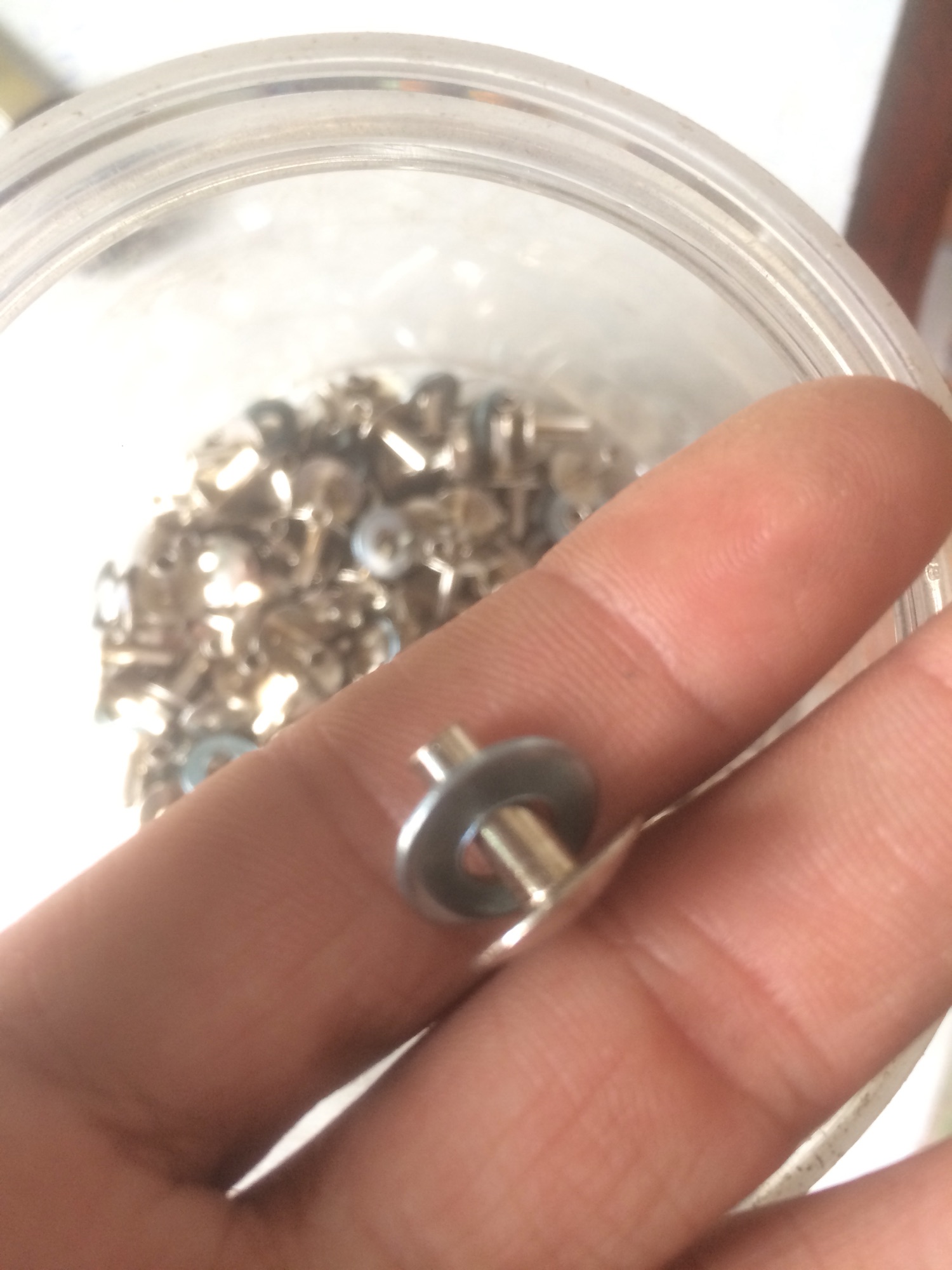 Set 50 cái đinh tán NÓN BẢO HIỂM ( có long đền )