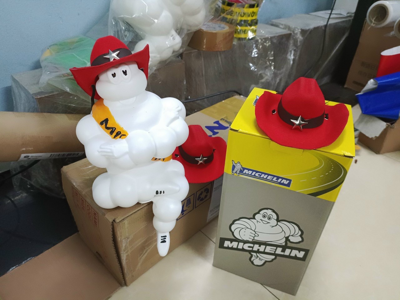 [Giá hủy diệt] MICHELIN đầy đủ phụ kiện - Đèn Búp Bê Trang Trí Tải - Biểu Tượng May Mắn Cho Các Bác Tài 2022