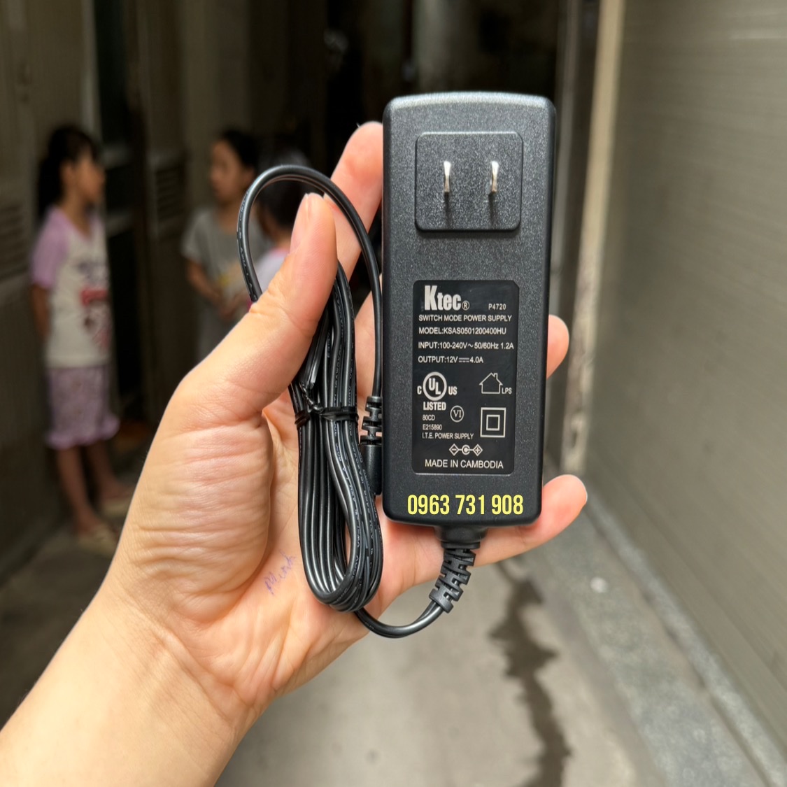 Cục nguồn 12V 4A dùng cho hệ thống camera , đèn led , màn hình máy tính hàng cao cấp