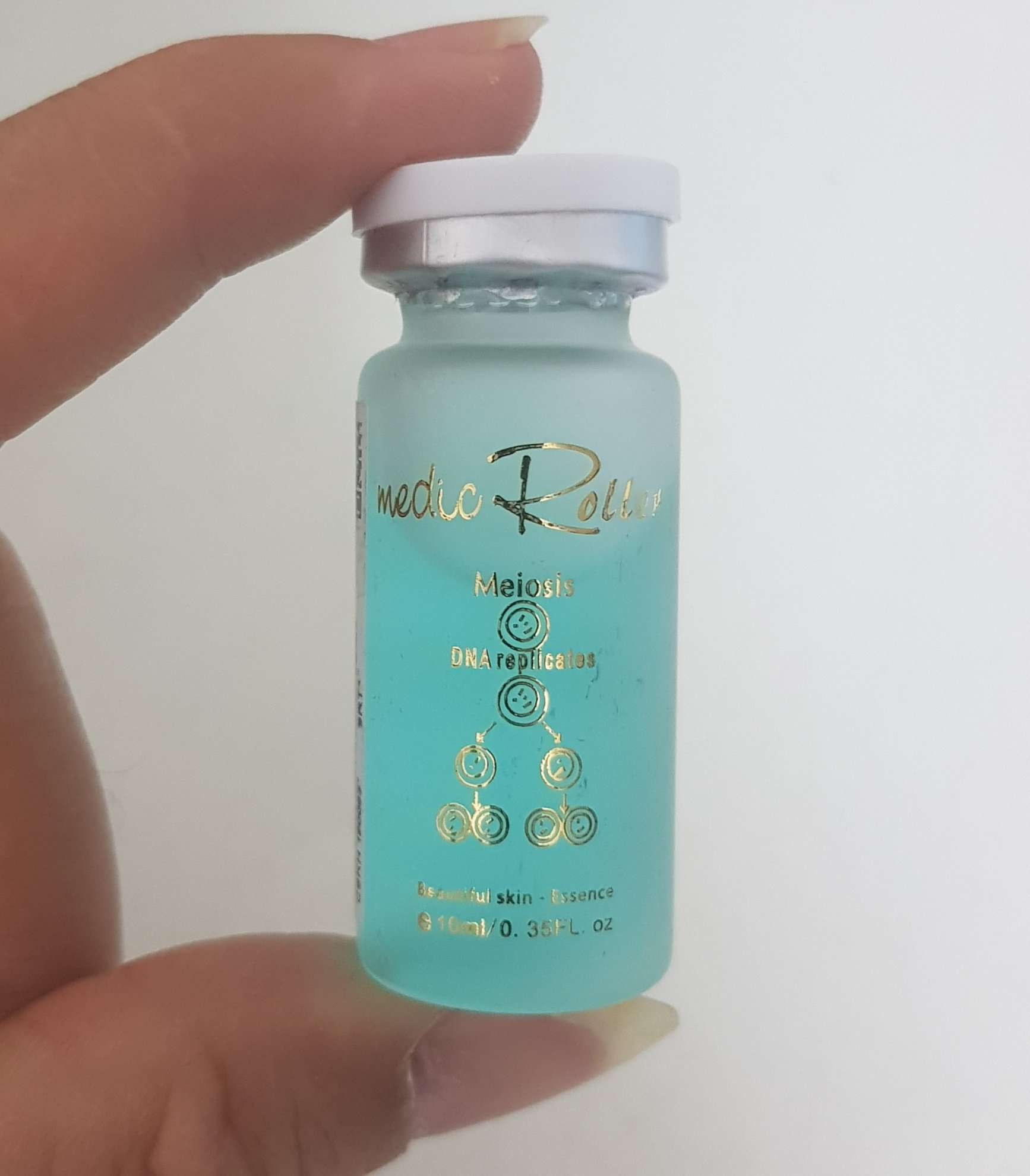 Serum làm mờ vết thâm Medic Roller
