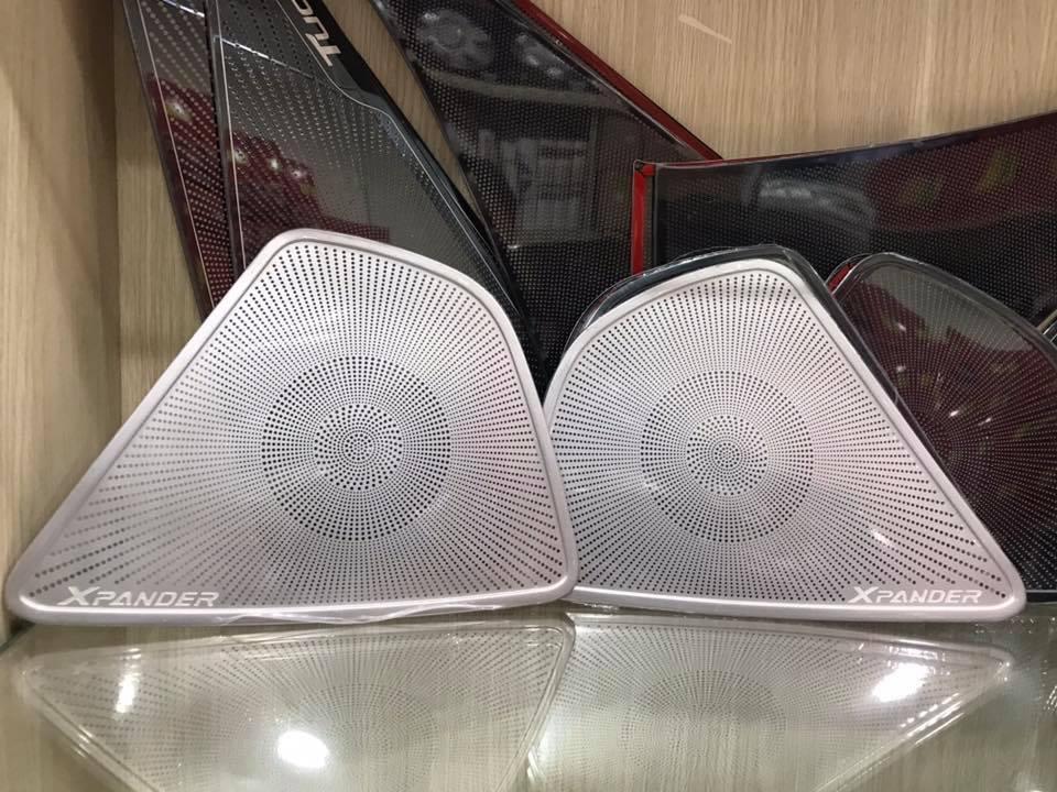Ốp màng loa titan cho xe MItsu Xpander 2018-2019