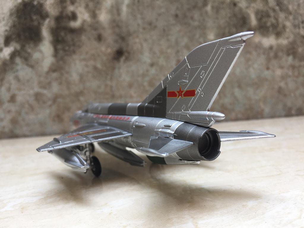 [HCM]Mô hình Máy bay tiêm kích MIG 21  1:72