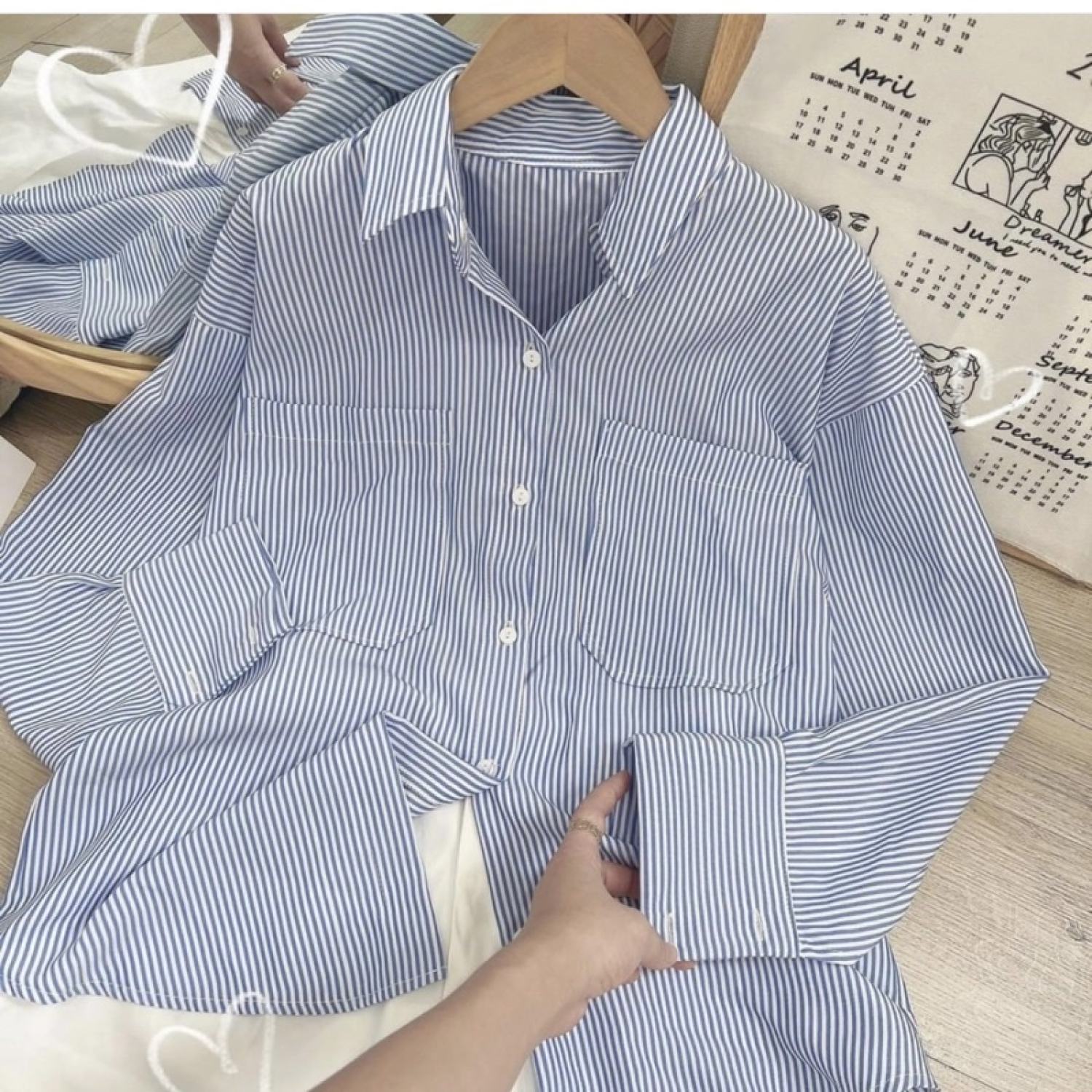 set áo sơ mi sọc kèm quần short có size (tặng kèm áo dây đen)