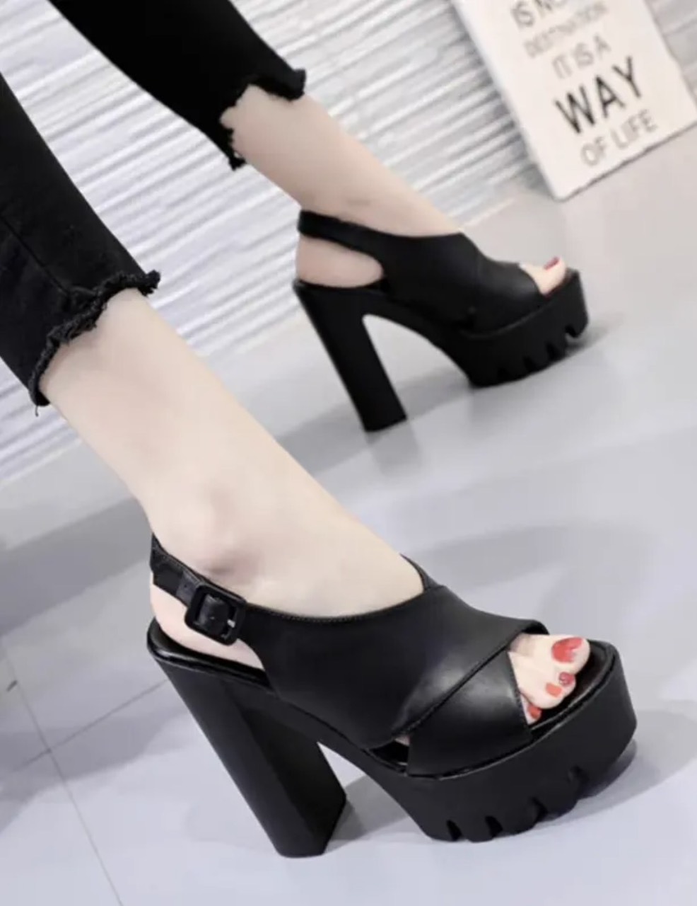 GIÀY SANDAL CAO GÓT QUAI KHOÉT CHÉO 14P