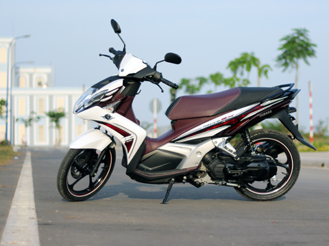 Lốp xe máy YOKOHAMA 80/90-16 ( Bánh sau Nouvo )