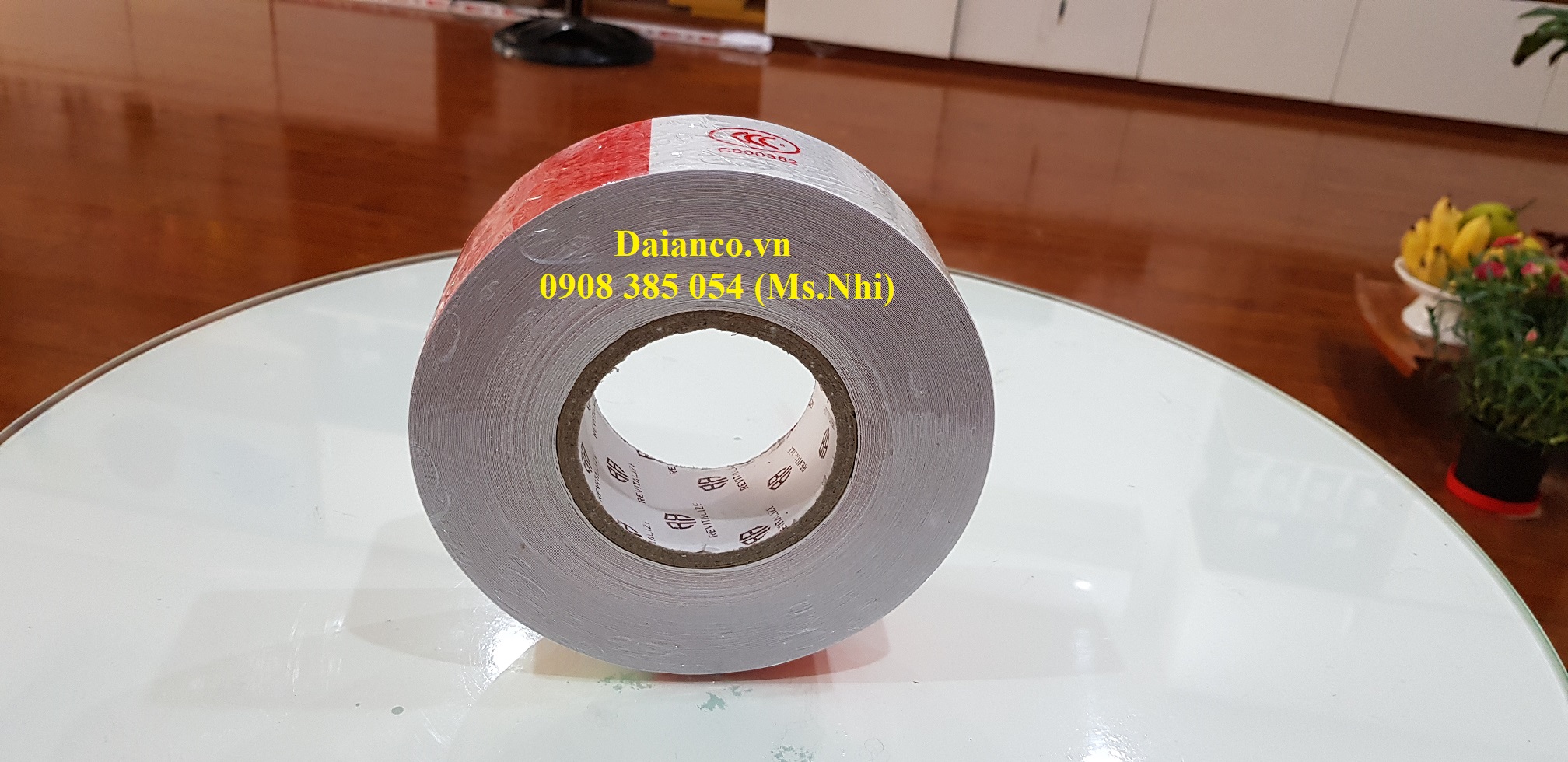 Cuộn băng keo phản quang dán xe hơi