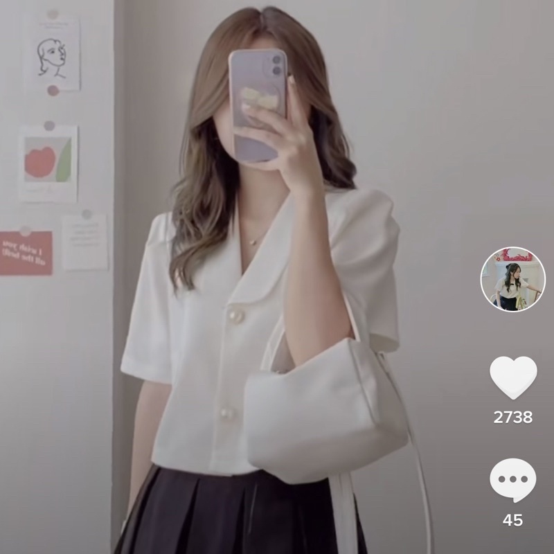 Áo croptop dáng suông cộc tay 2 khuy ngọc sang chảnh