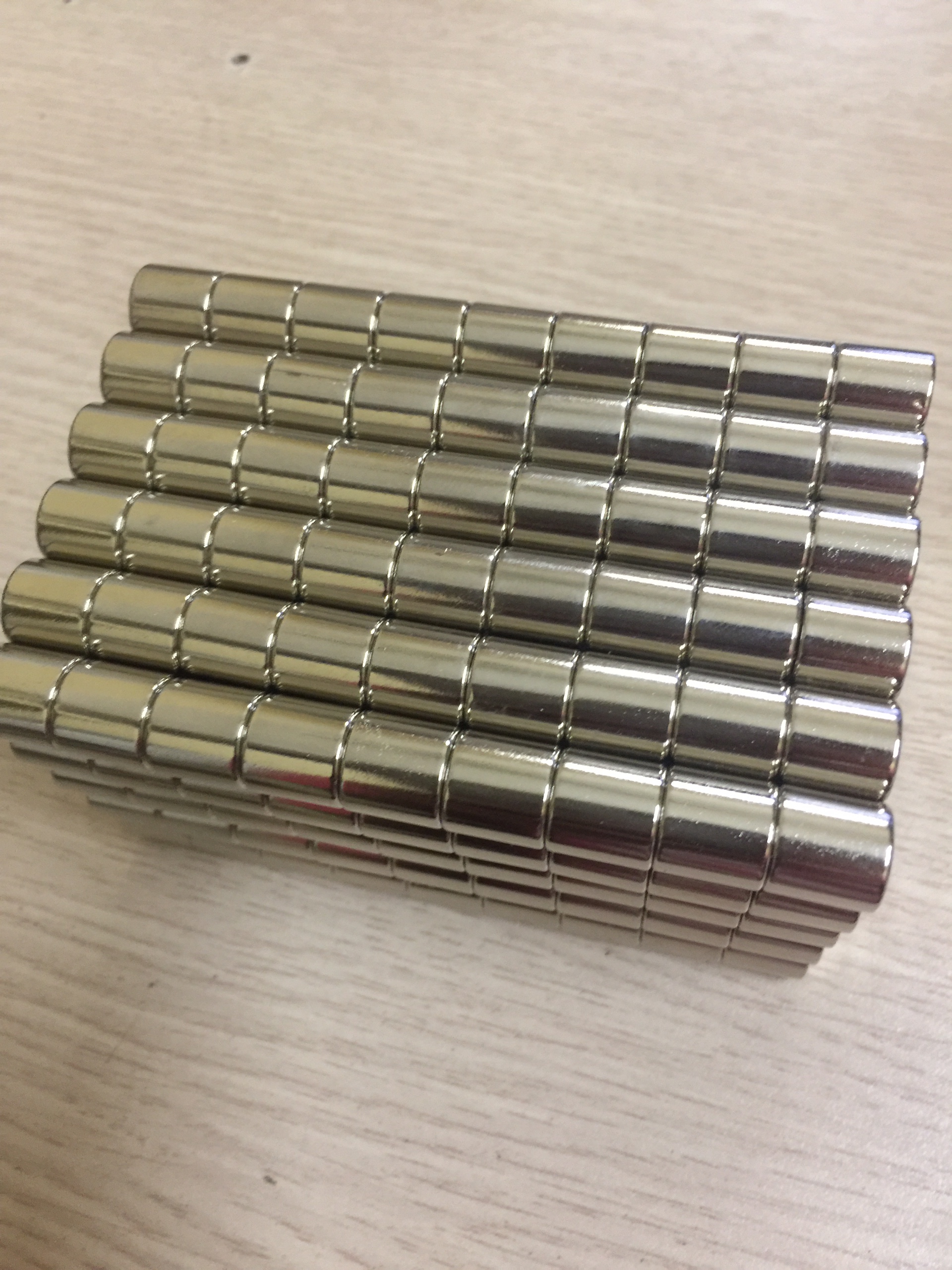 Nam châm viên 10x10mm loại nam châm vĩnh cửu