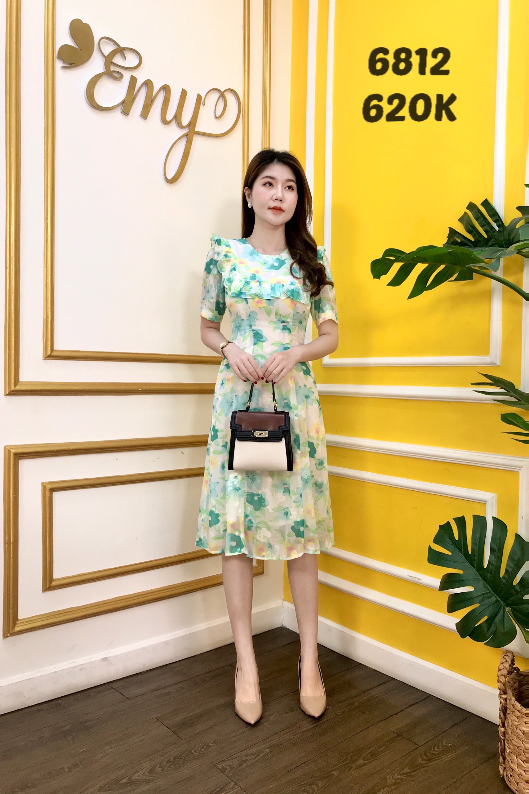Đầm EMY EM6812 Xoè Midi Cổ Bèo