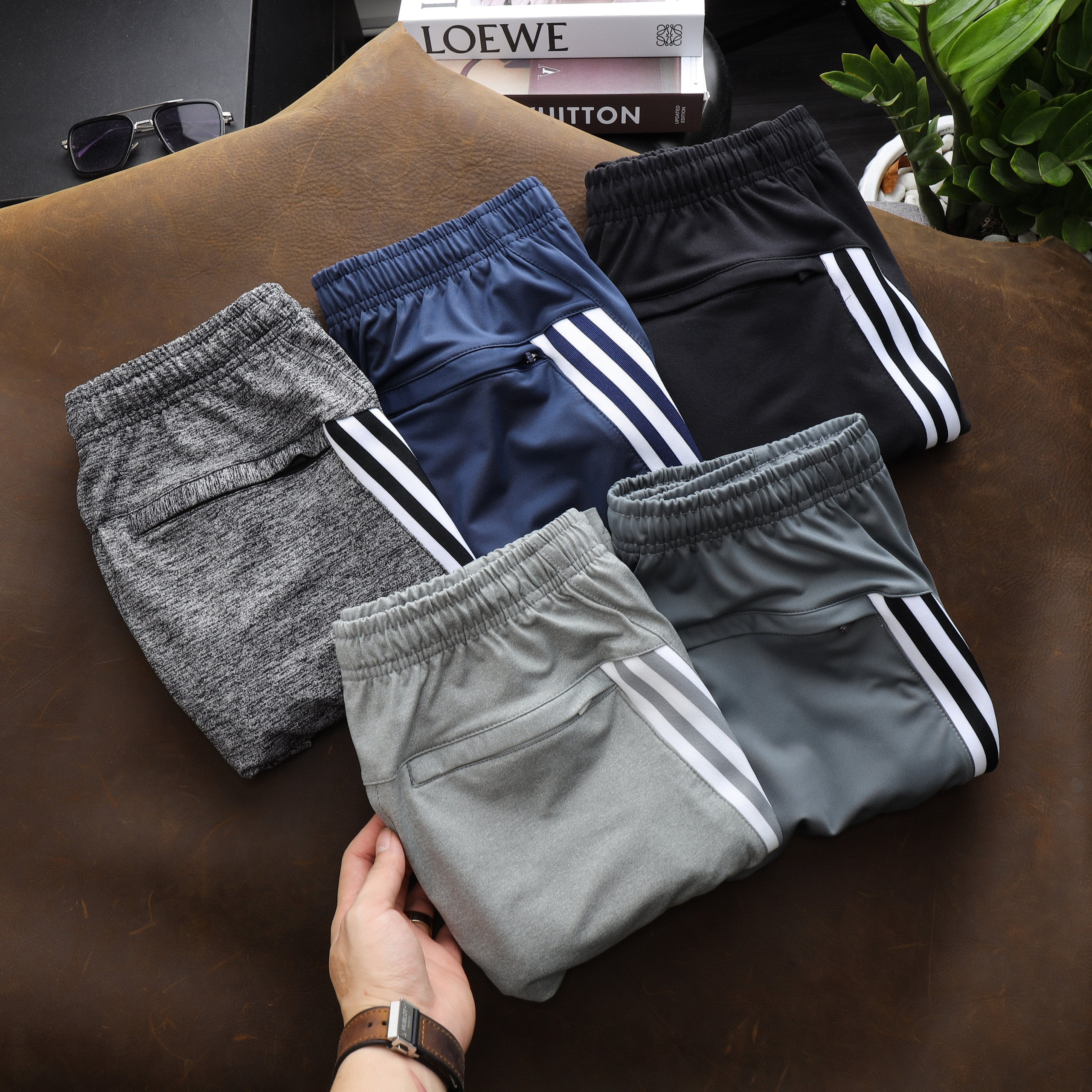Quần Short Adidas 3 sọc chéo logo ADIDAS