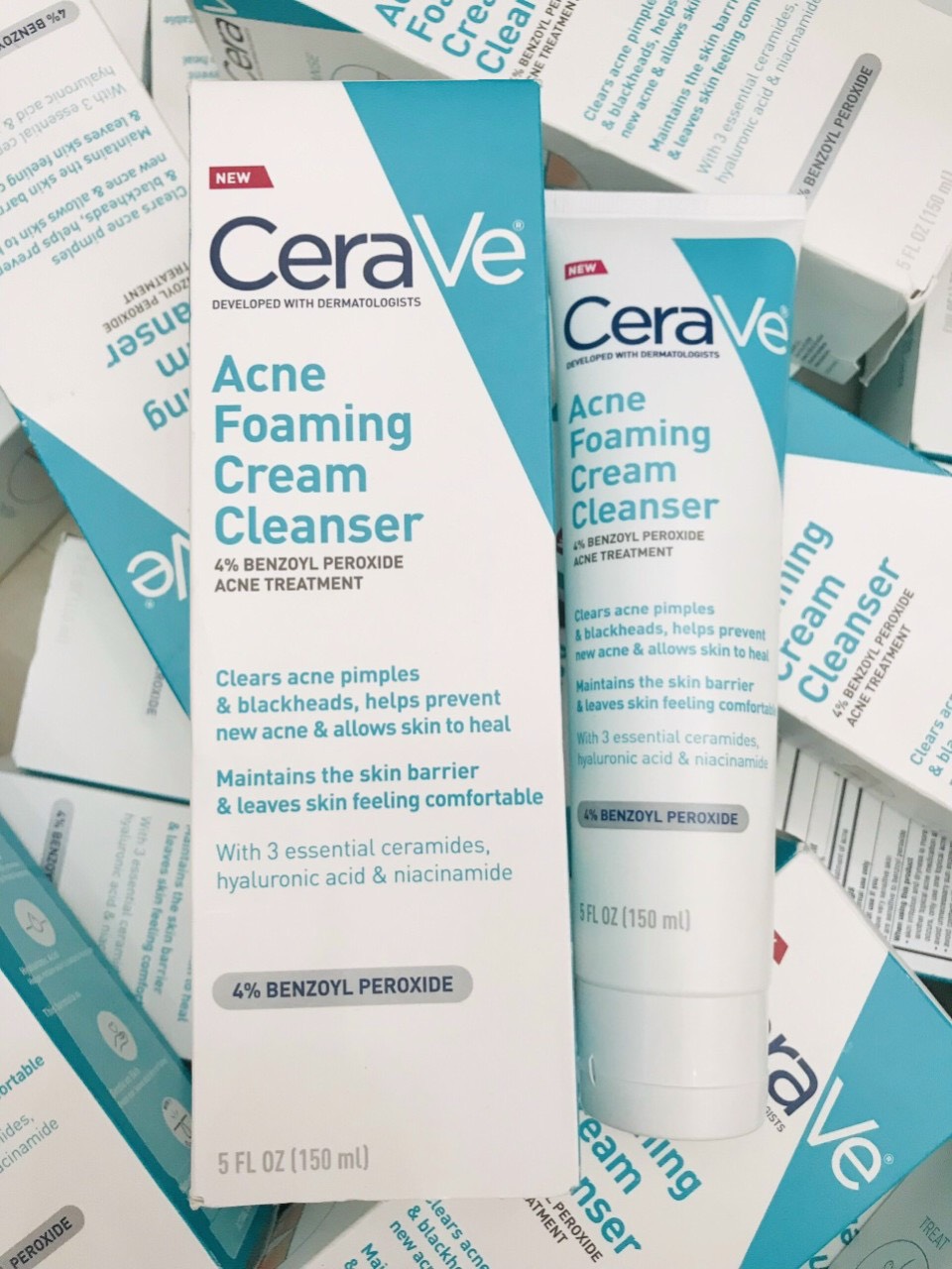 Sữa rửa mặt Cerave Acne Foaming Cream Cleanser with 4% Benzoyl Peroxide 150ml