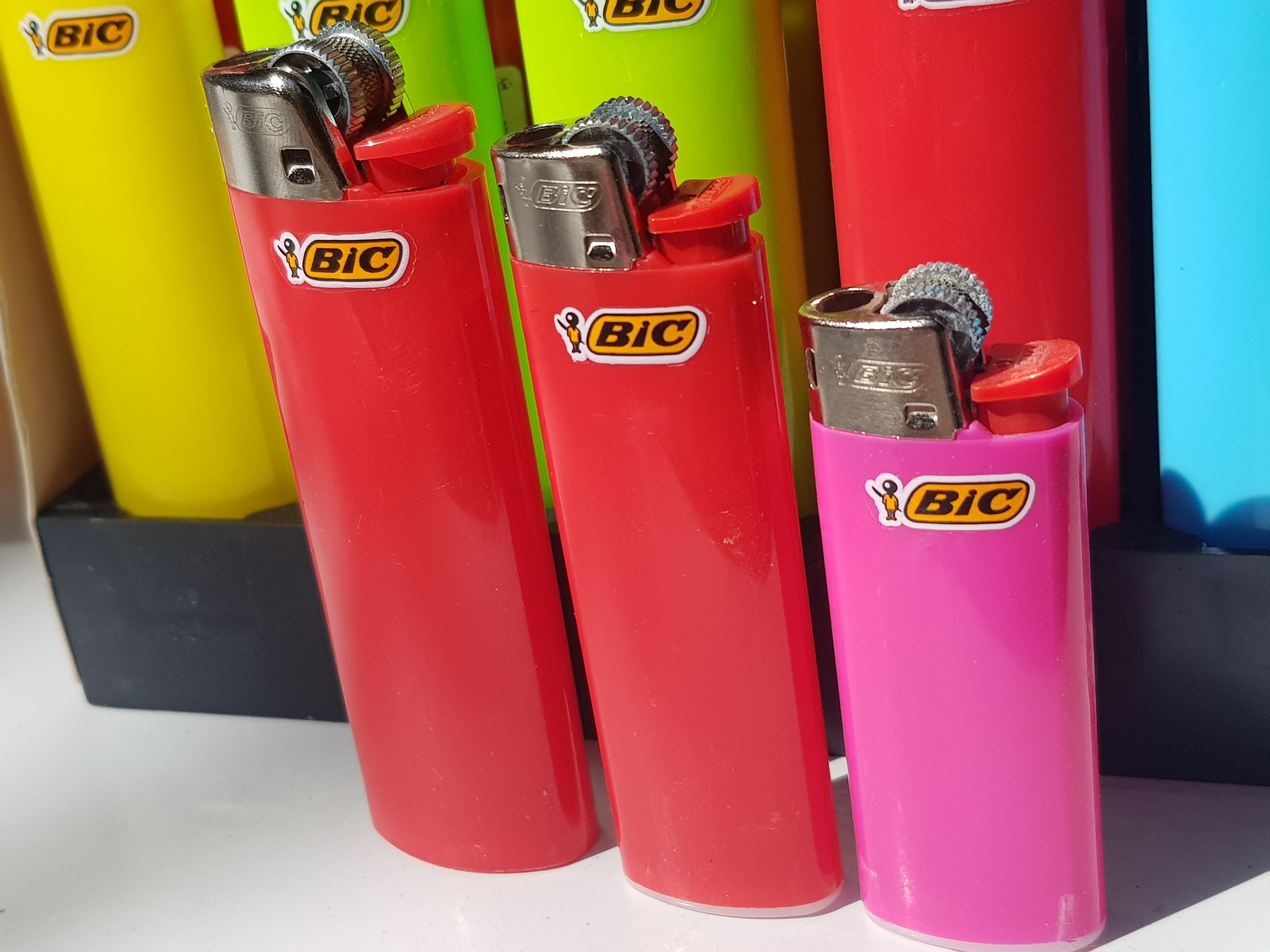 Bật lửa Bic J6 Made in France/ giá bán Combo 10 Chiếc