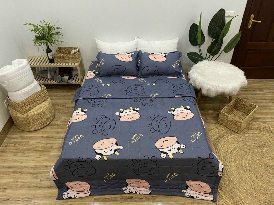 Chăn hè siêu nhẹ, chăn trần bông 3 lớp poly cotton thấm hút mạnh mẫu Cung Hoàng Đạo sang trọng, nhã nhặn - Loại bông sạch, đẹp