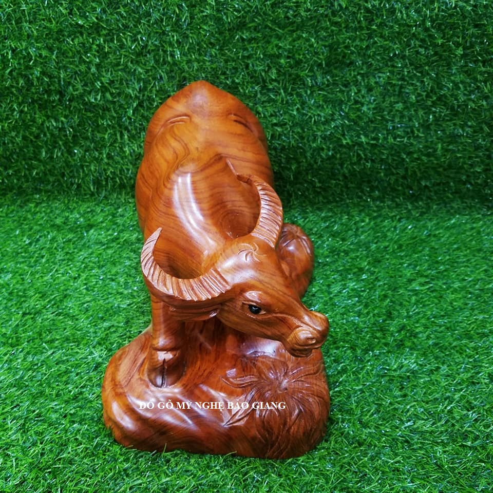 Tượng con trâu gỗ hương dài 34 cm