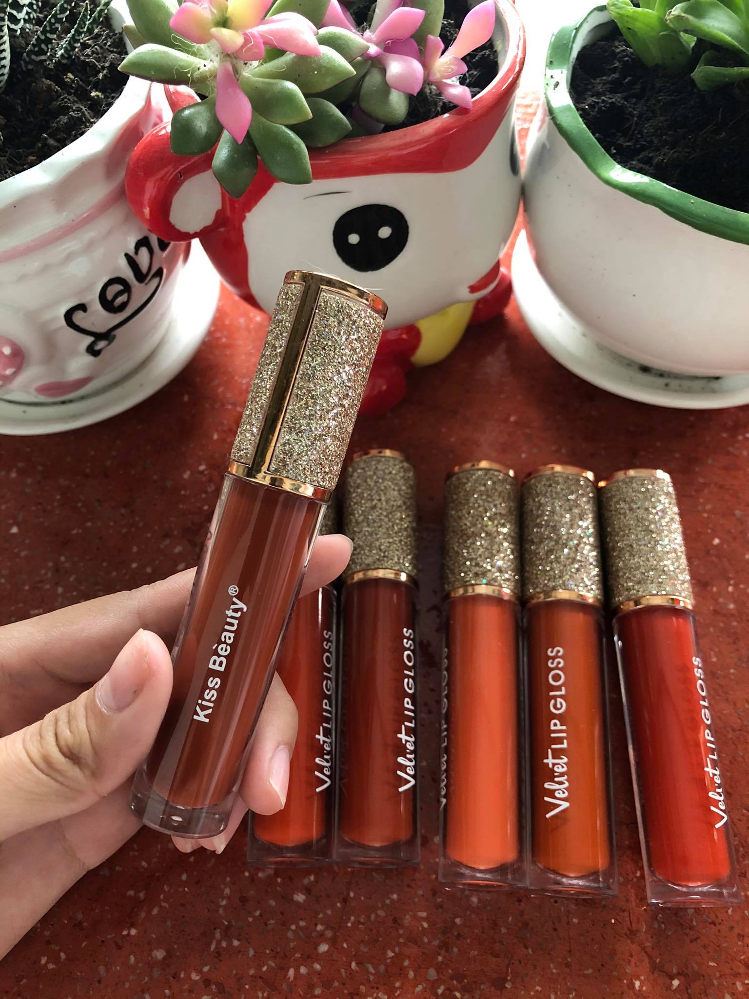 SON LÌ KIM TUYẾN VELVET LIP GLOSS KISS BEAUTY 03 MÀU 03 ĐỎ GẠCH