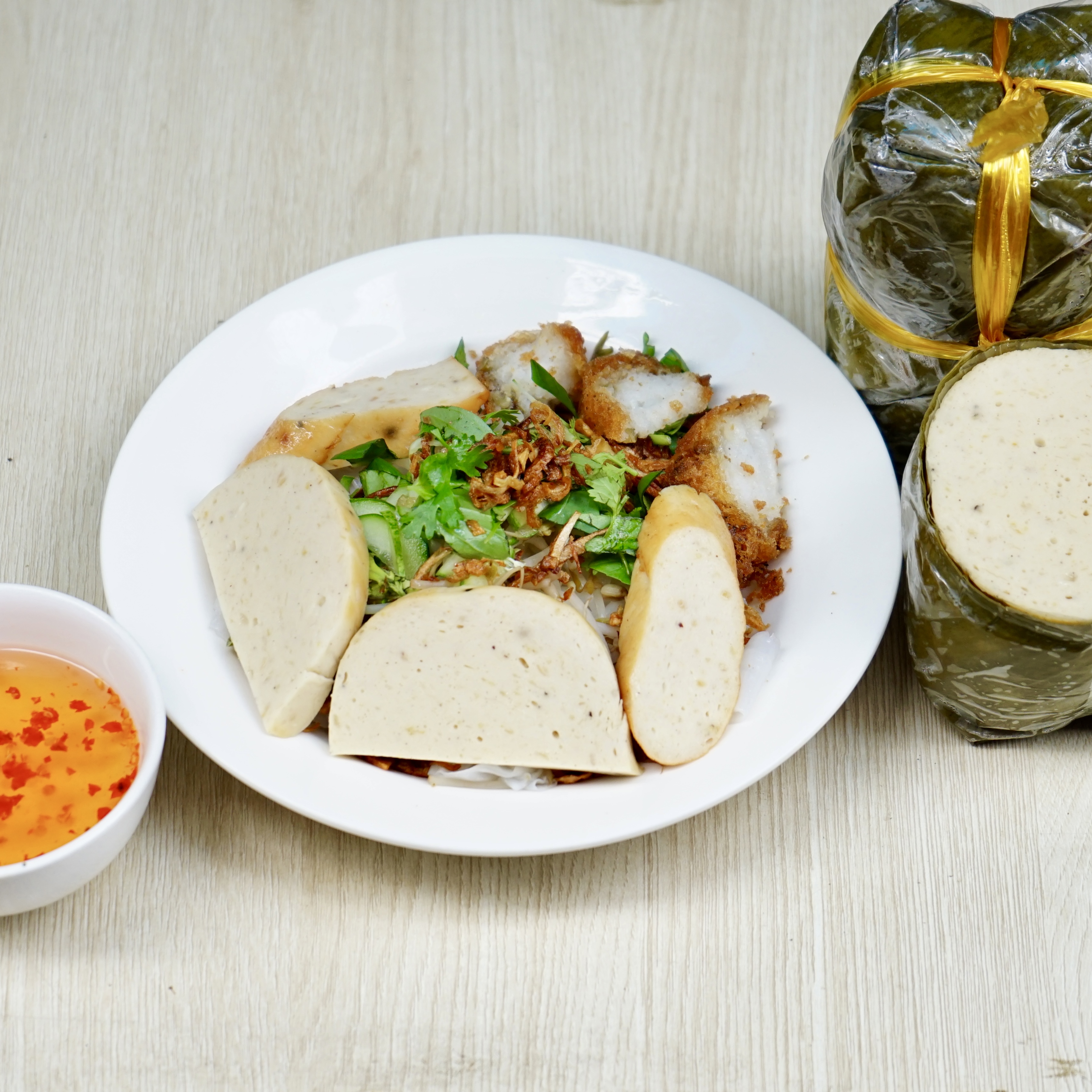 Chả lụa chay 500gram hàng đông lạnh, chả lụa chay làm từ nấm, thực phẩm chay ngon, ship hoả tốc