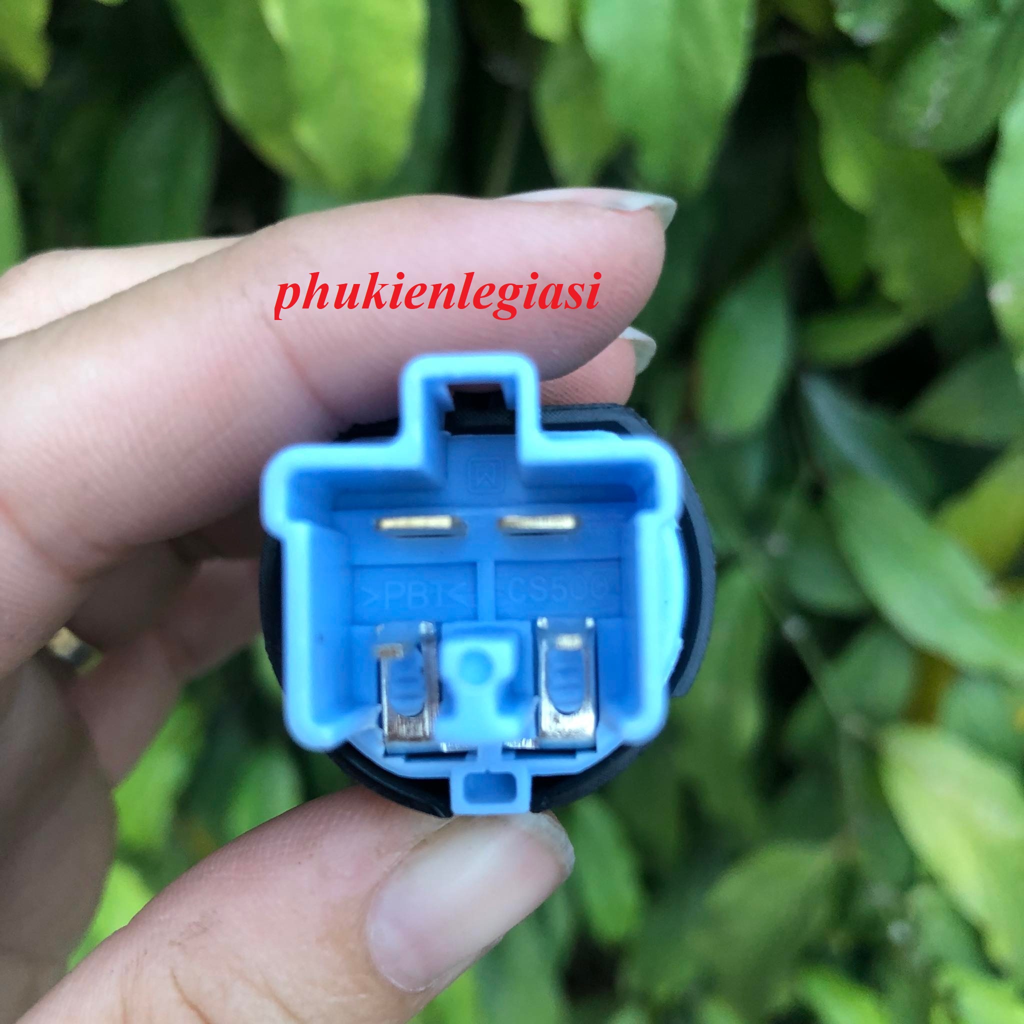 Công Tắc Đèn Chân Phanh Mitsubishi 4 Cổng 8614A183