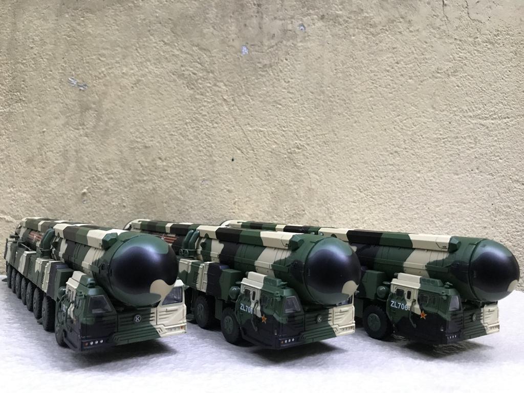 [HCM]Mô hình xe xe quân sự  Topol-M  1:64