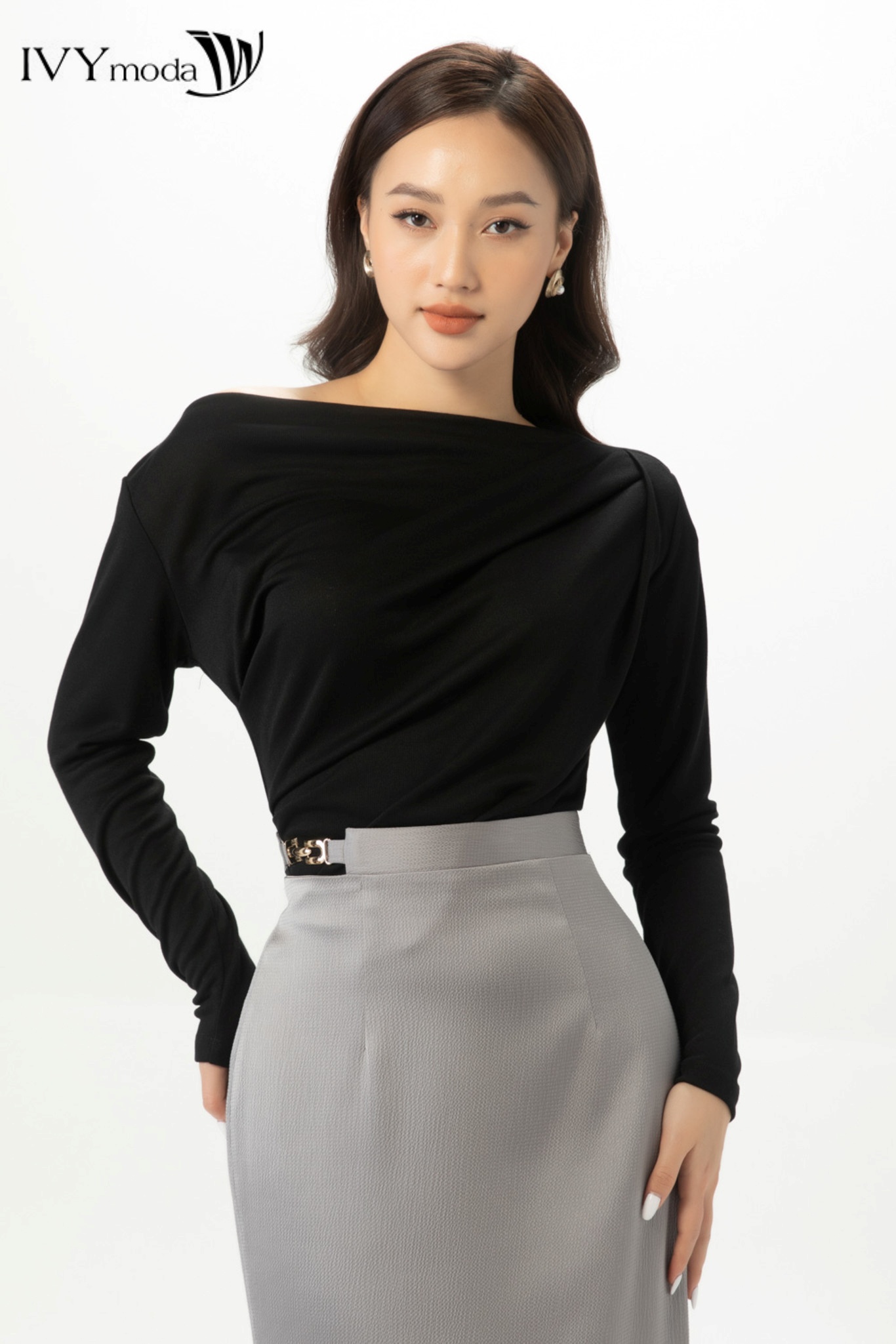 Chân váy lụa dáng bút chì IVY moda MS 31M7147