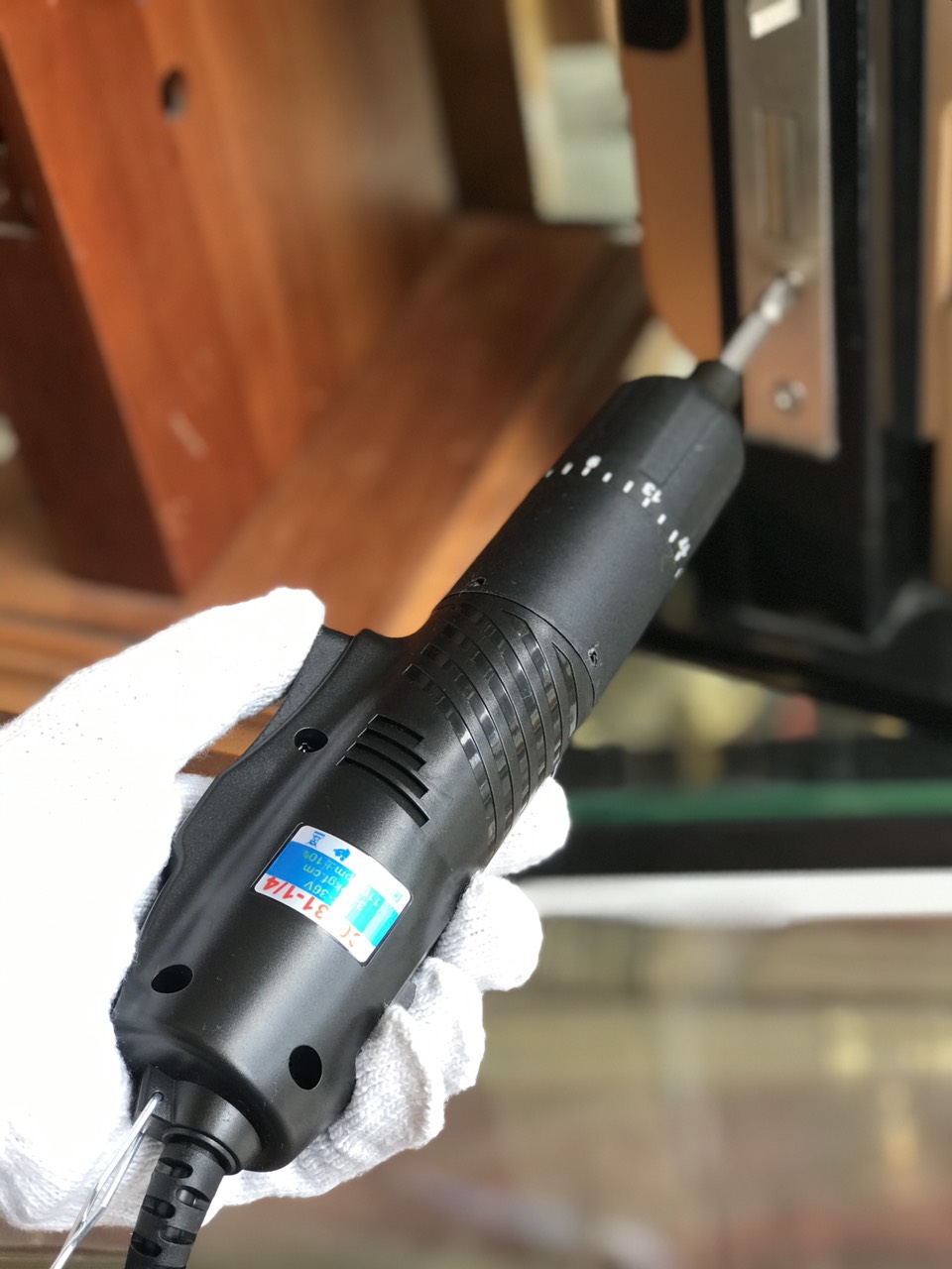 Máy vặn vít, tua vít điện dùng điện 1/4” C-mart C0431 đen