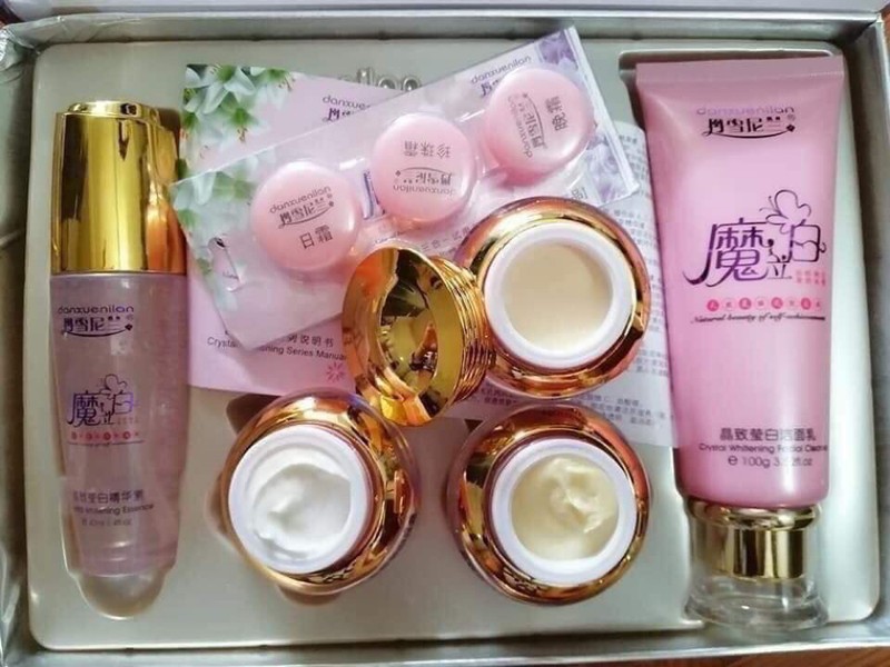 [HCM]Bộ mỹ phẩm hoàng cung hồng cao cấp 5 in 1