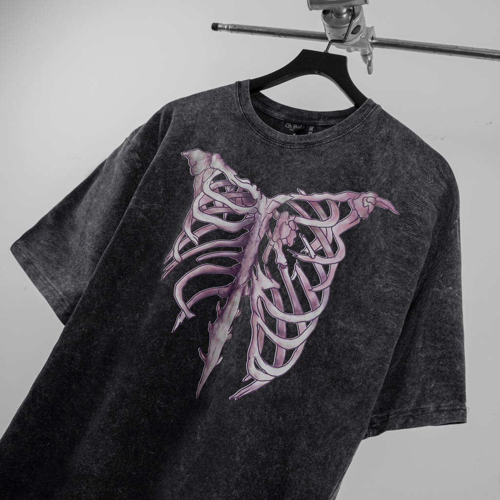 LUCKÁo thun tay lỡ The Bad God Bones tee
