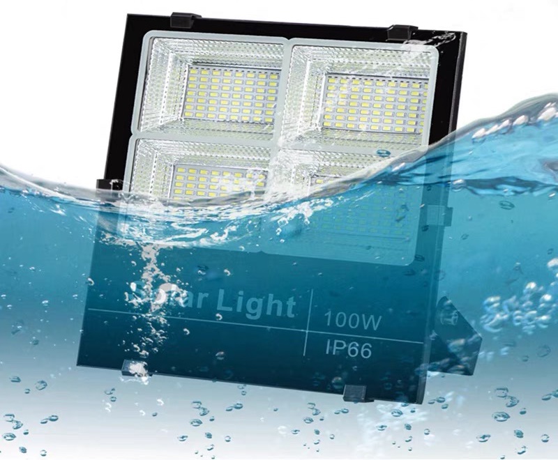 [HCM]ĐÈN PHA NĂNG LƯỢNG MẶT TRỜI 200W