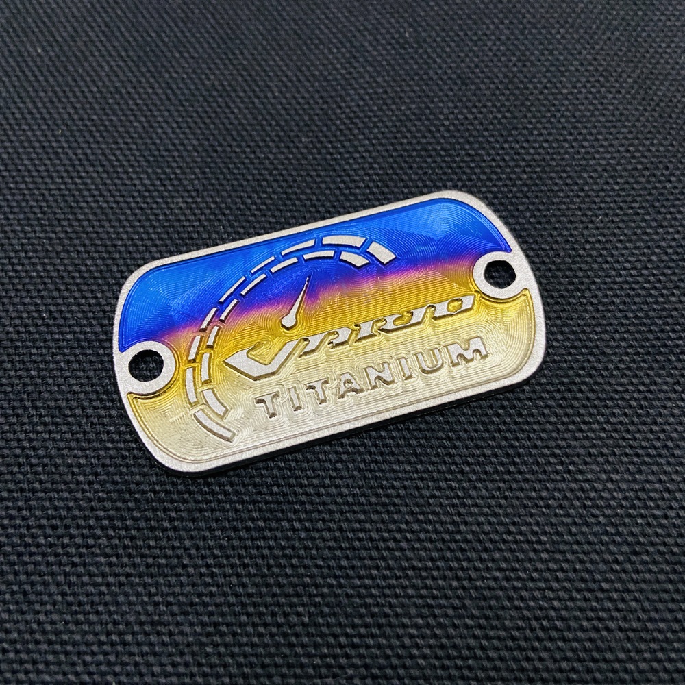 [HCM][HÀNG HONDA] TEM TITAN NẮP BÌNH DẦU TRANG TRÍ DÒNG XE VARIO MẪU MỚI  2018 TRỞ LÊN(CHẤT LIỆU TITAN 100%)