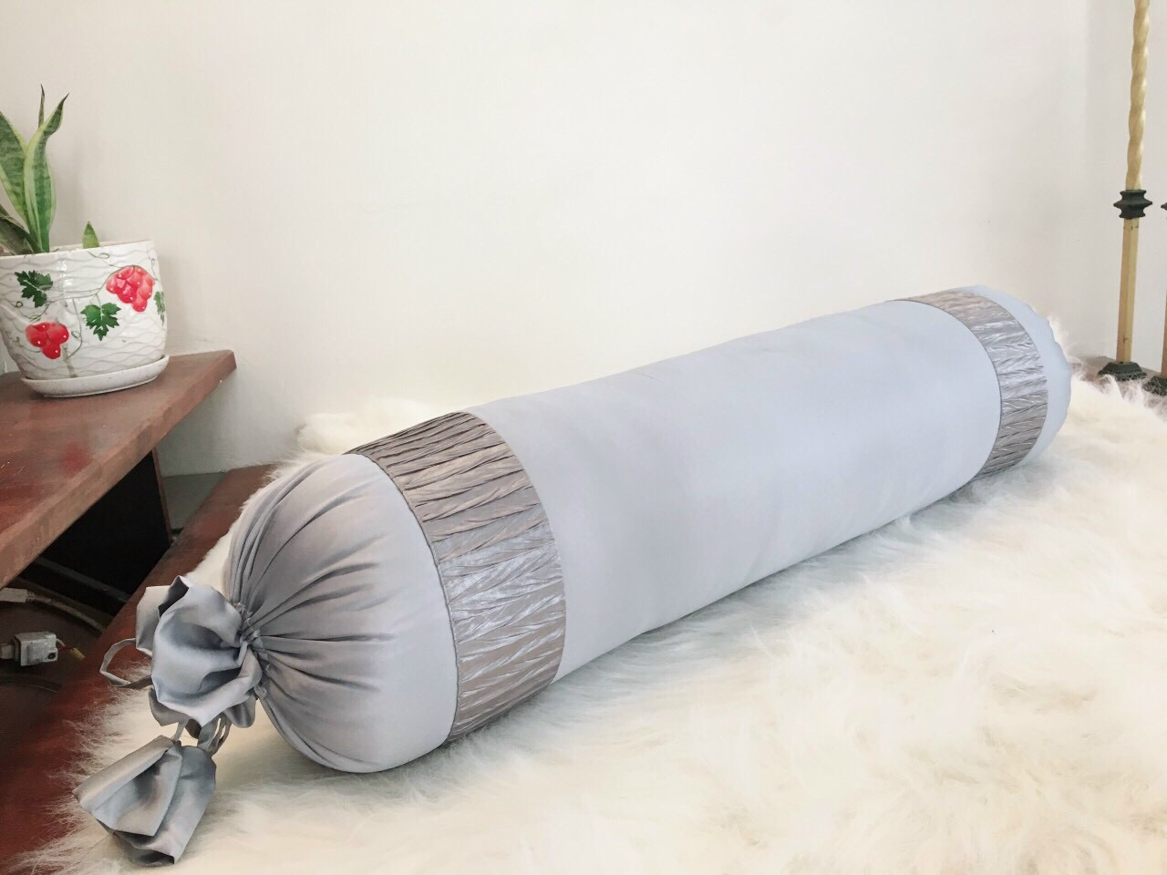 Vỏ gối ôm lụa kích thước 70x110