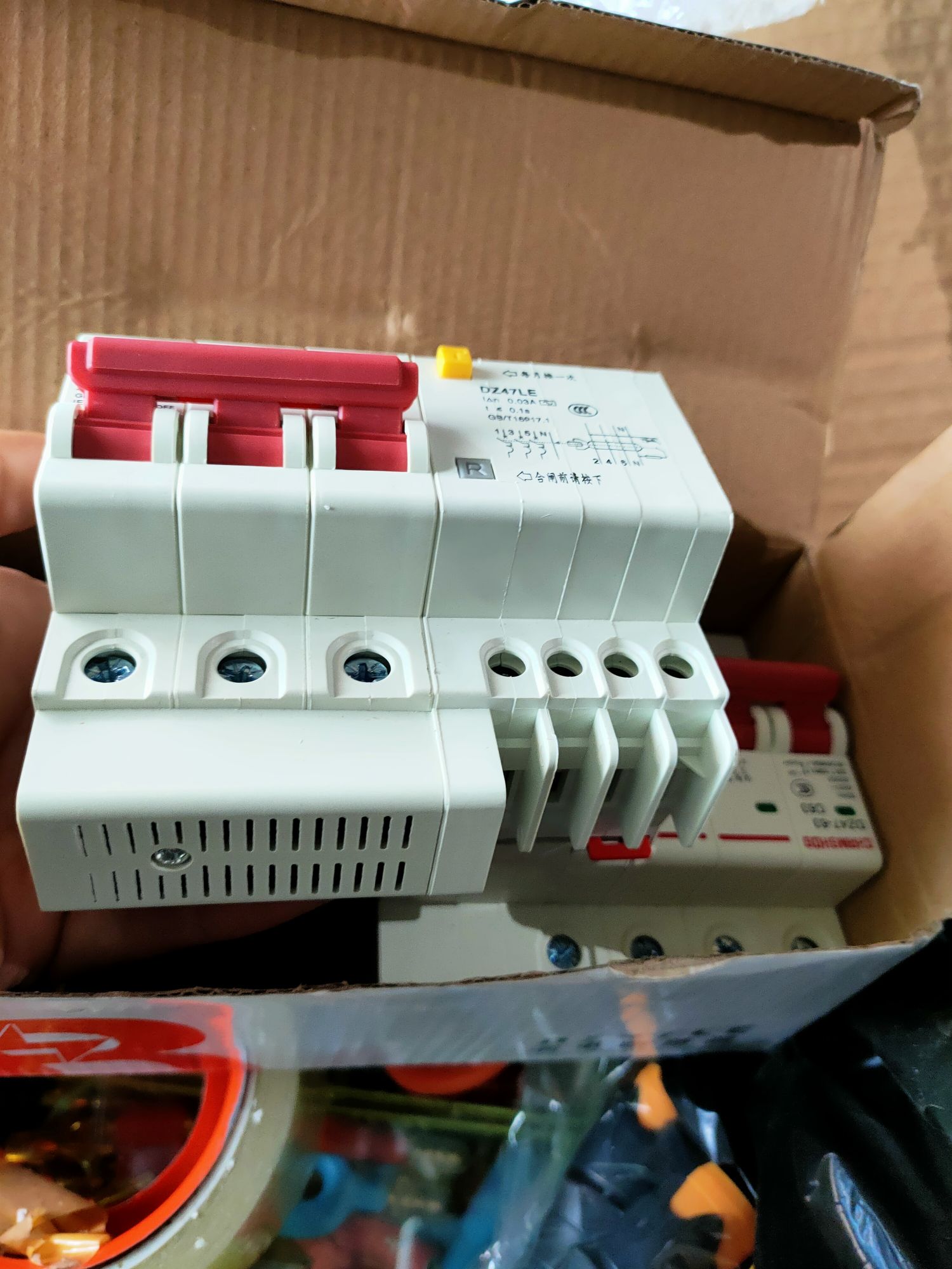 Aptomat chống giật 3 pha