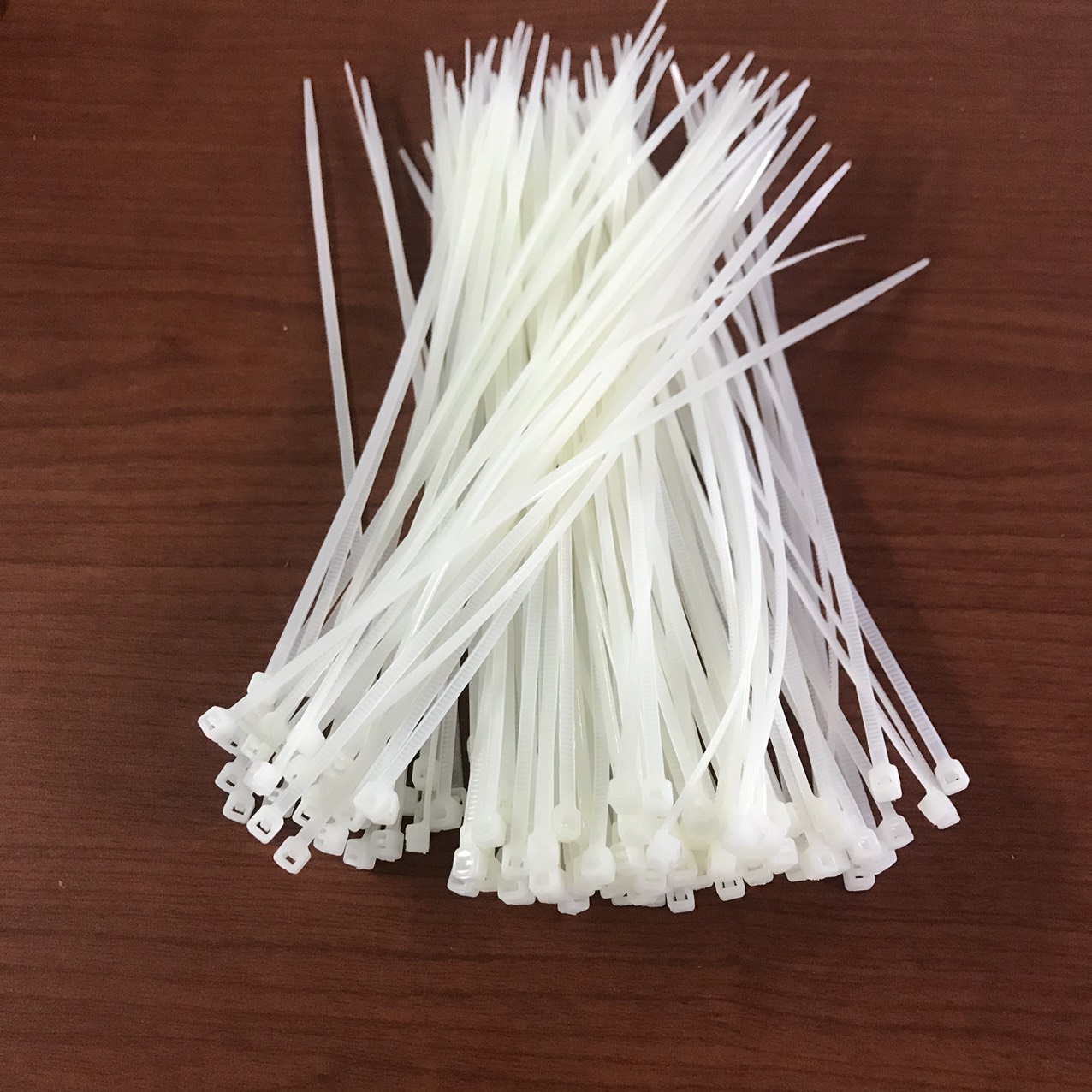 DÂY THÍT, NHỰA TÚI 20CM 1KG