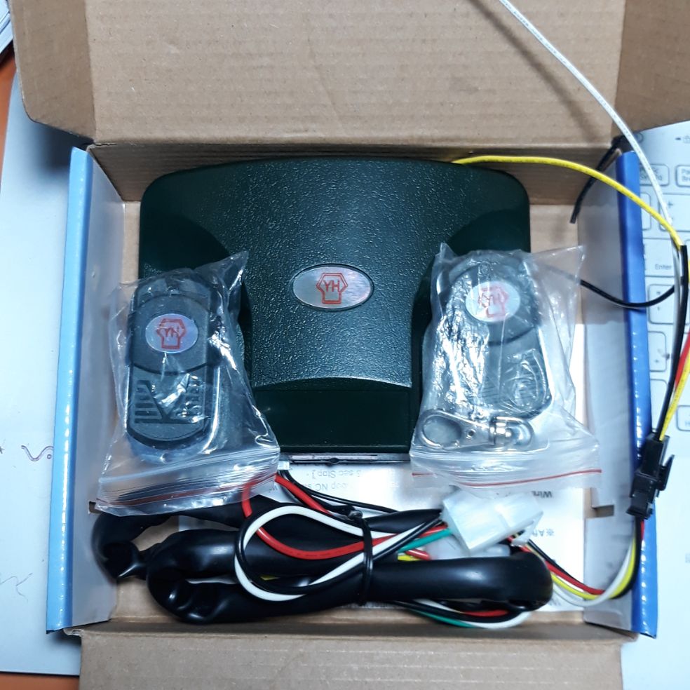 Bộ điều khiển cửa cuốn CH 365 Mhz Mã nhảy Made in Taiwan