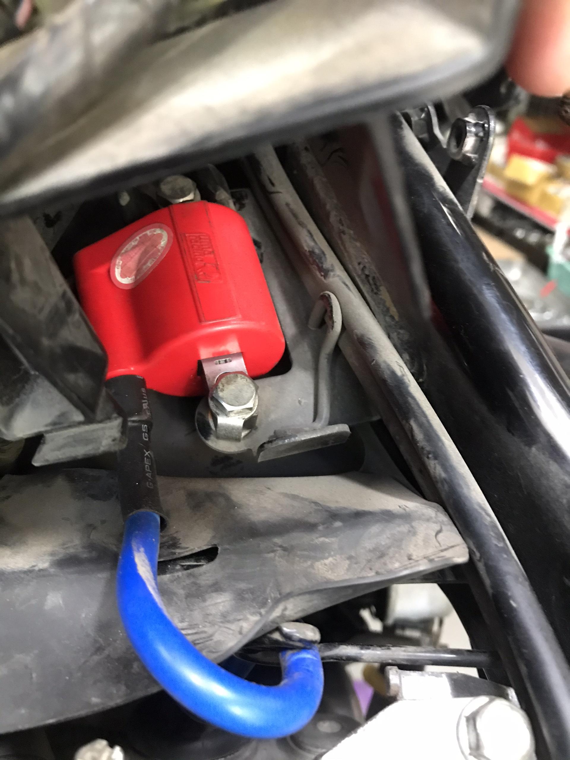 [HCM]MOBIN SƯỜN UMA RACING CHO XE Fi