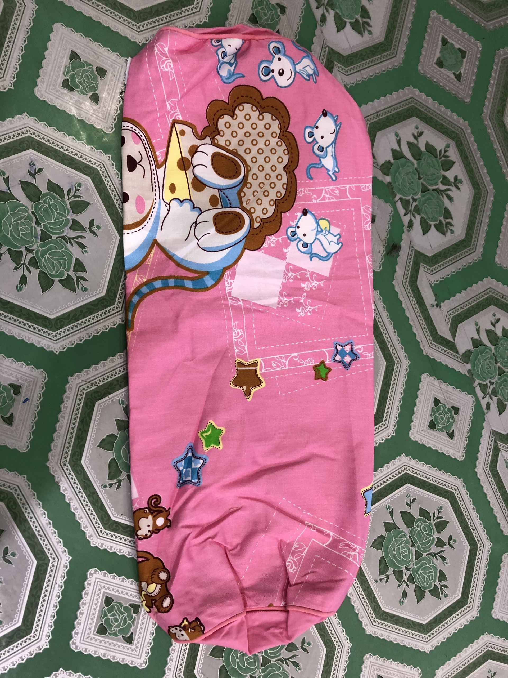 Áo gối ôm Hometex bịt đầu cho bé size 22x55cm