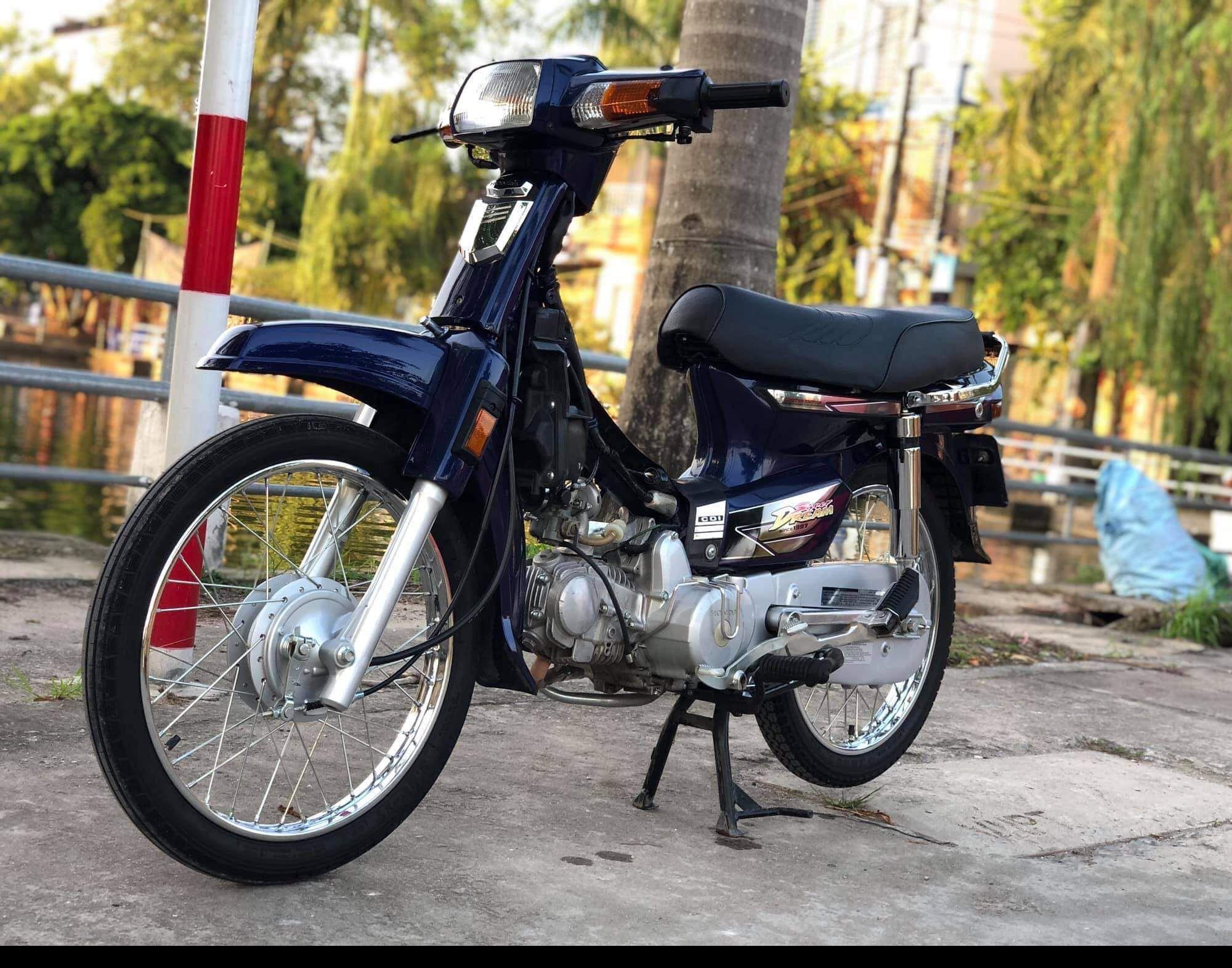 Bộ trục càng kèm đai ốc xe Dream Thái
