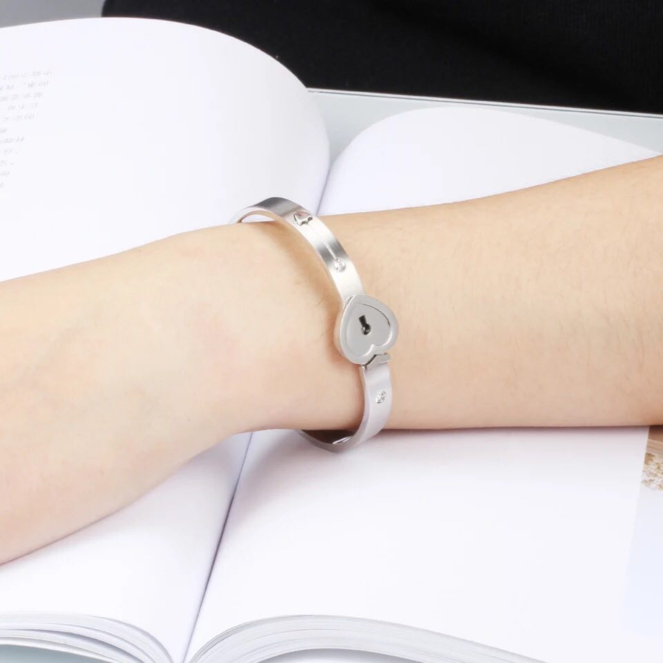 Set bộ đôi vòng tay chìa khóa trái tim