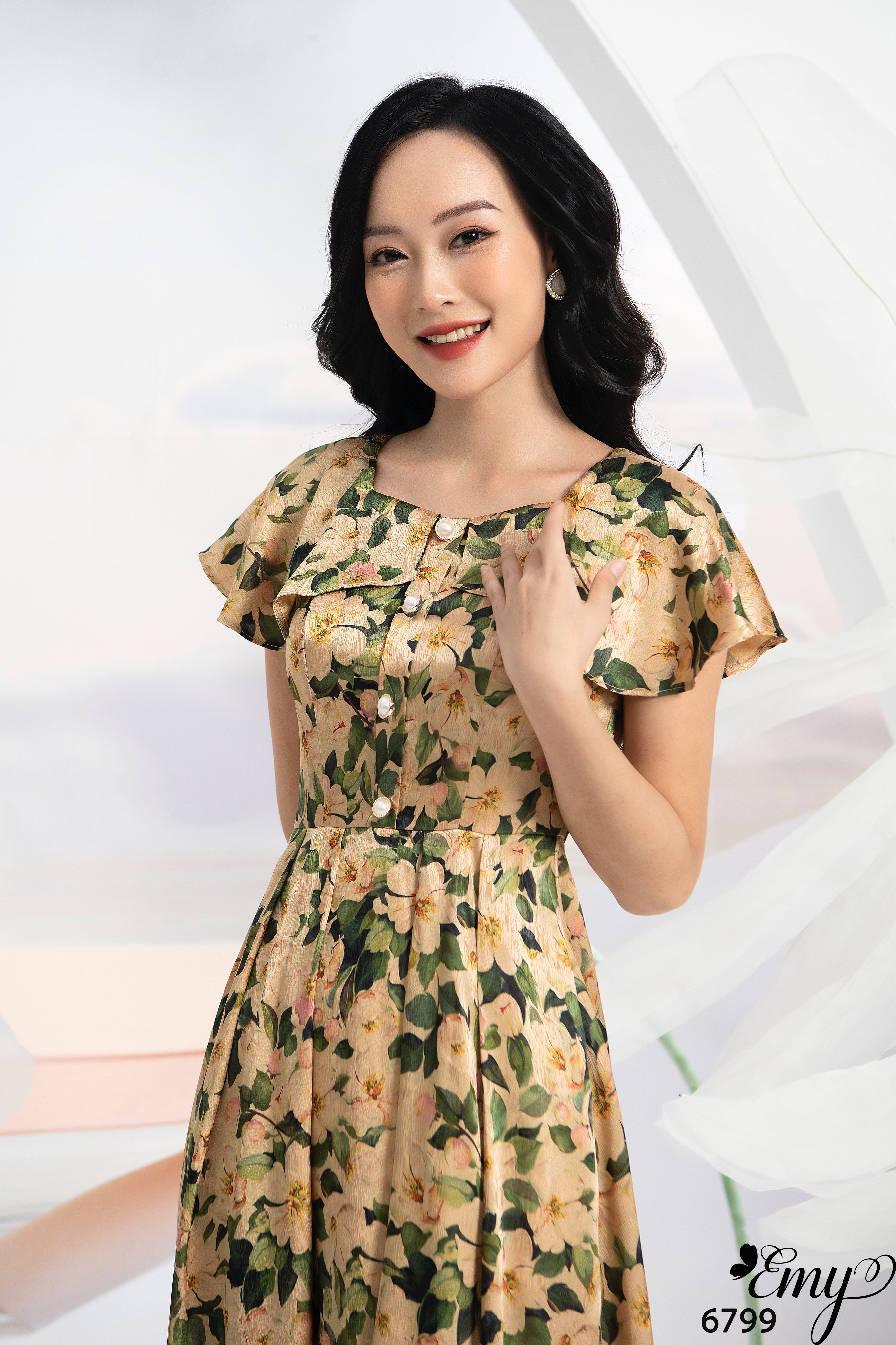Đầm EMY EM6799 Xoè Cổ Bèo HT Hoa
