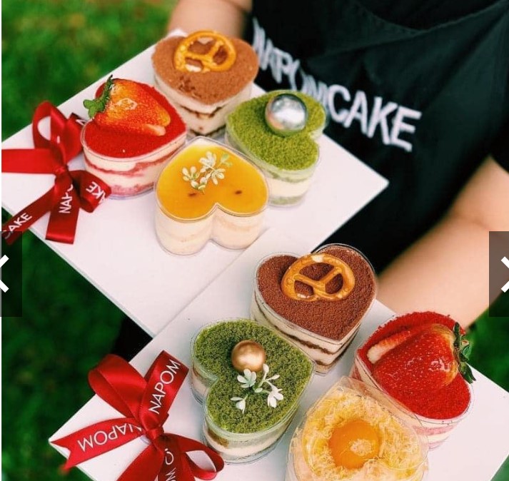 Cốc nhựa tim lớn đựng bánh Mousse có nắp