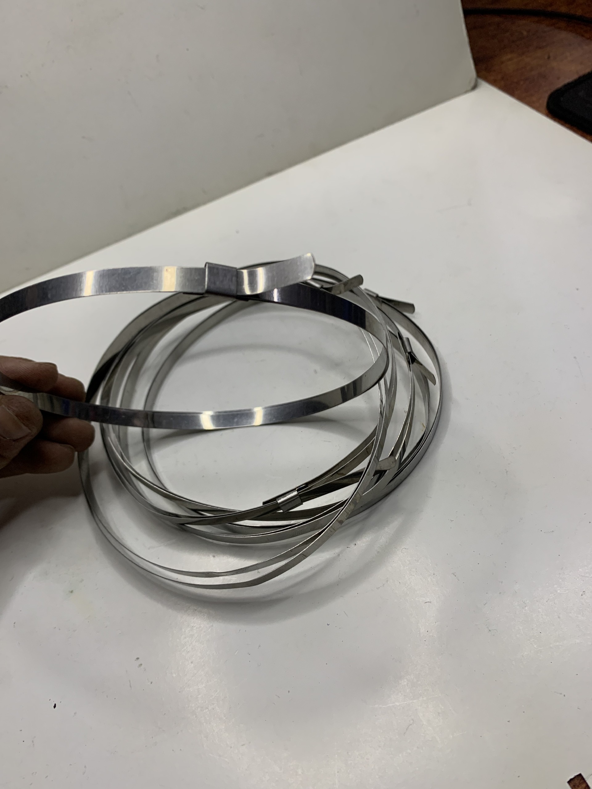 [HCM] Đai buộc chụp bụi láp, thước lái, cổ dê siết láp ( lớn, nhỏ).