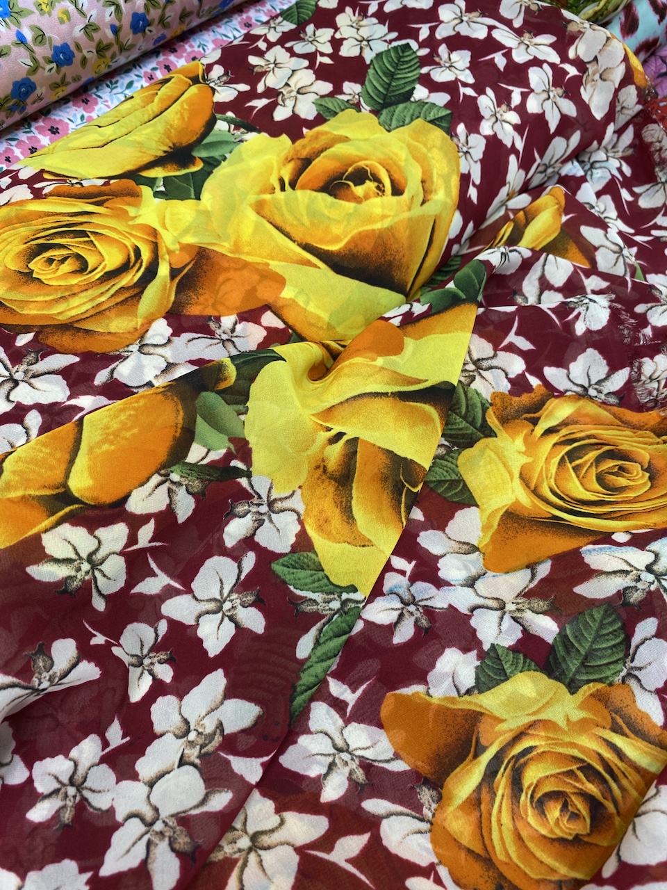 Vải voan chiffon hoa hồng vàng MS1283