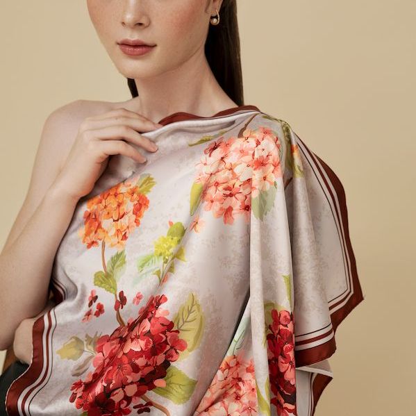 Oceana London - Khăn lụa vuông Madelyn Scarf