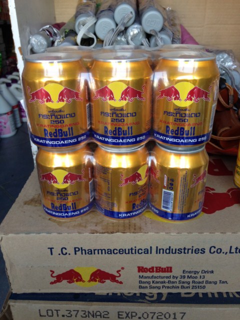 2 Lon Redbull Thái Lan 250ml