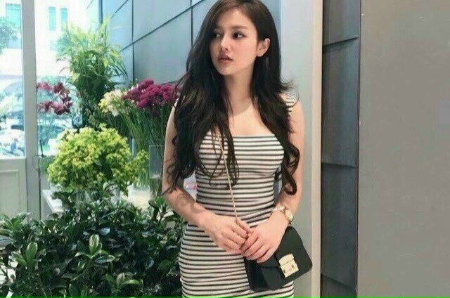 ĐẦM 2 DÂY THUN GÂN SỌC NGANG THỜI TRANG