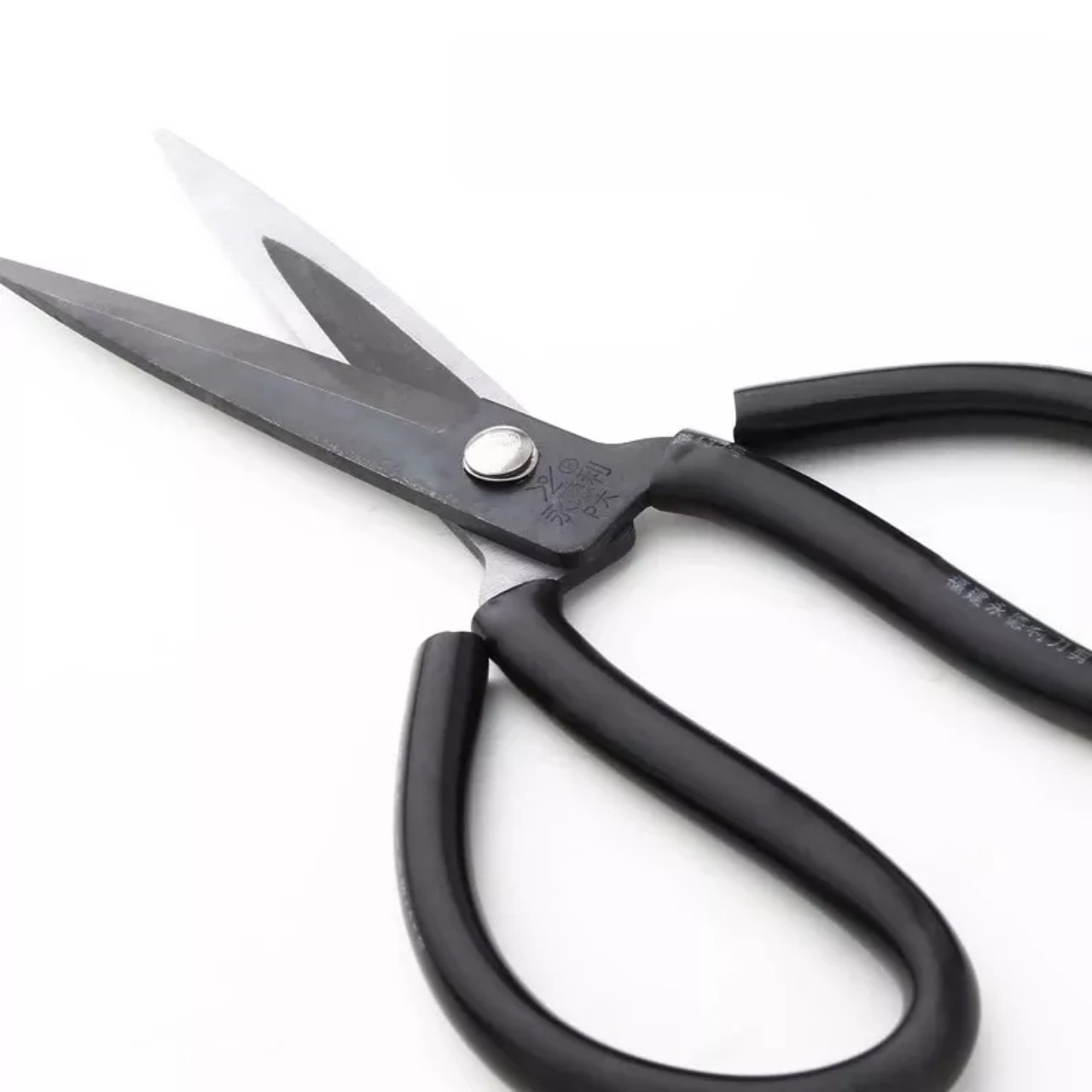 Kéo Thép Nhíp Cán Đen Mũi Nhọn Nhỏ Gọn