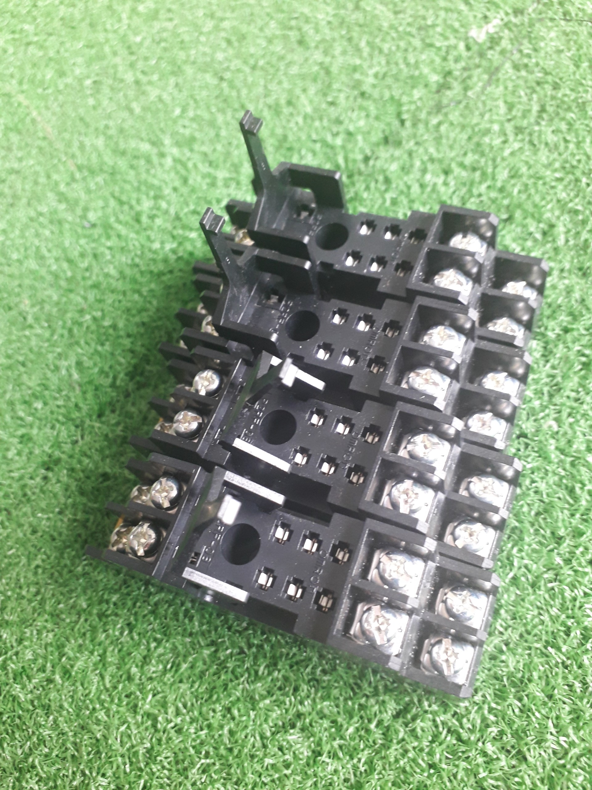 [HCM]Đế rơ le P2RF-08 Omron ( Dùng cho relay G2R-2-SND)
