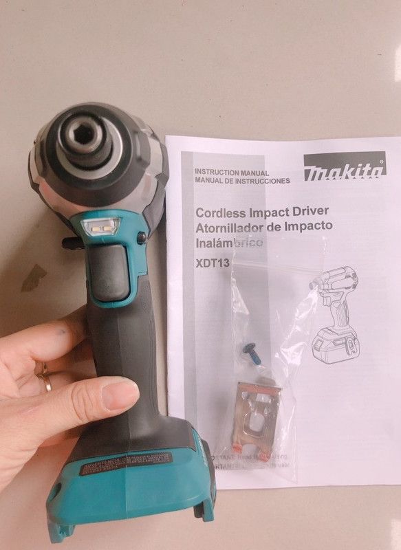 Body Máy bắt vít Makita XDT13 ( hàng USA)