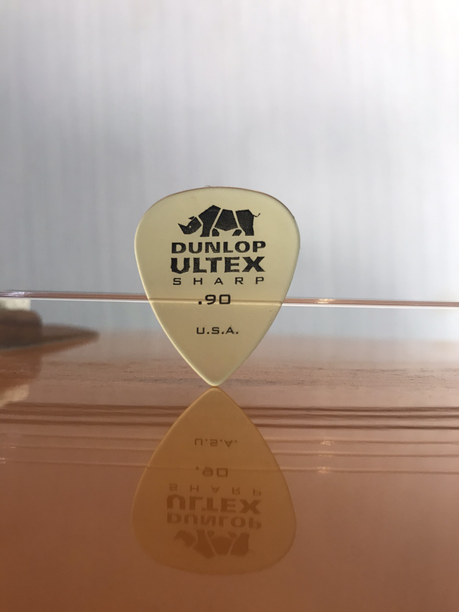 Pick, phím gảy guitar Dunlop Ultex Sharp 433R-Nhập Mỹ