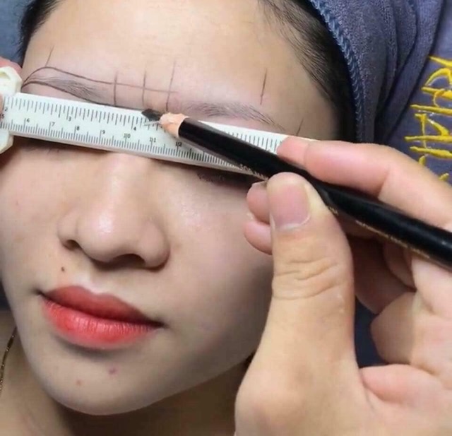 CHÌ ĐÁ SHARPIE PEEL OFF CHINA MARER